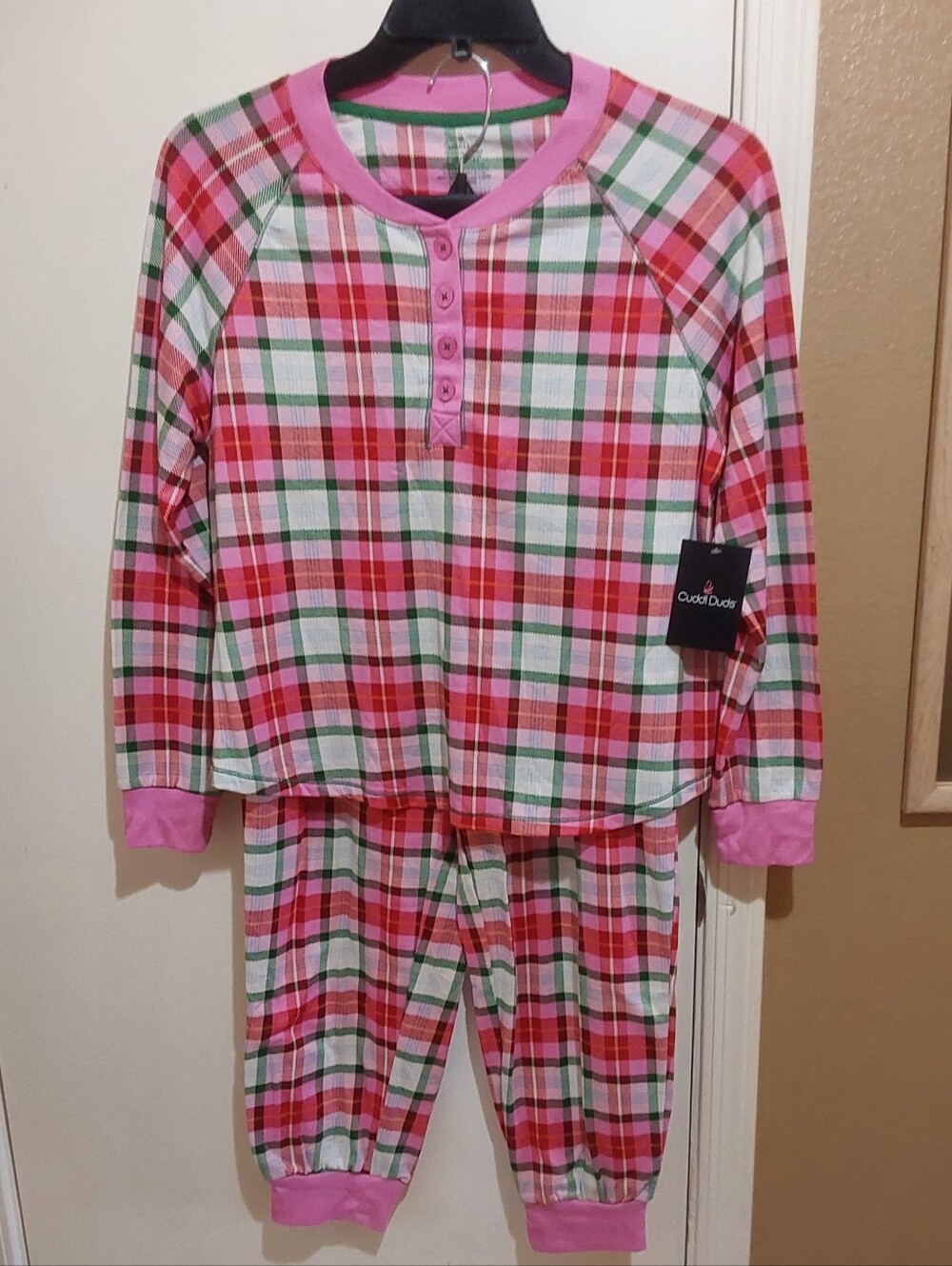 🌺 NWT Cuddl Duds Pink Red and Green Plaid Pajama Set